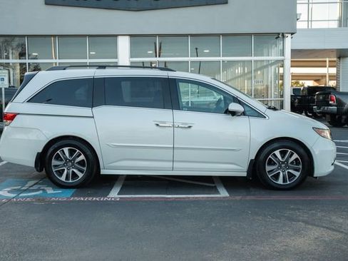 Used 2016 Honda Odyssey Touring image 4