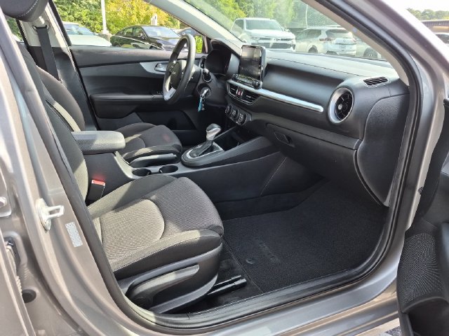 Used 2022 Kia Forte LXS w/ LXS Technology Package FWD image 25