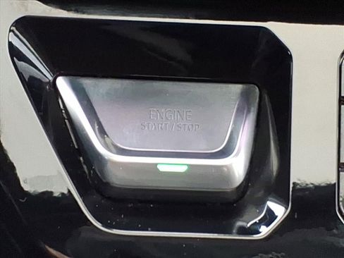 Used 2024 GMC Sierra 1500 AT4 w/ Technology Package image 19