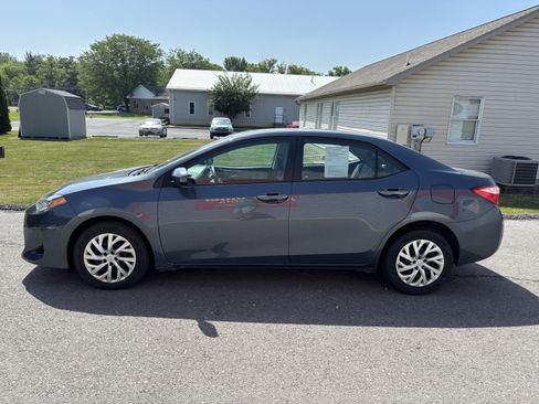 Used 2018 Toyota Corolla LE FWD image 6