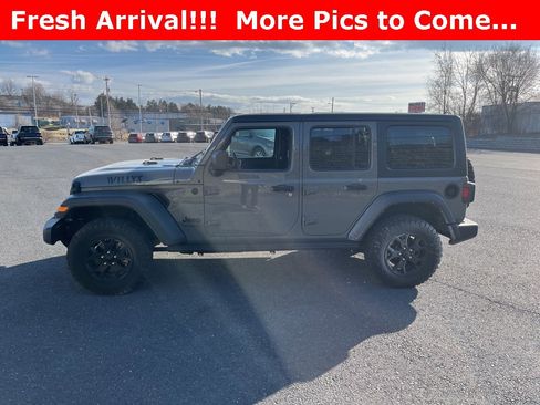 Used 2022 Jeep Wrangler Unlimited Willys image 6