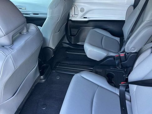 Certified 2026 Toyota Sienna XLE FWD image 16