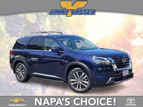 Used 2022 Nissan Pathfinder Platinum w/ Cargo Package FWD image 1