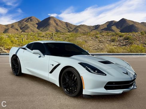 Used 2019 Chevrolet Corvette Stingray Coupe RWD image 5