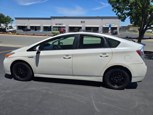Used 2012 Toyota Prius Two FWD image 5