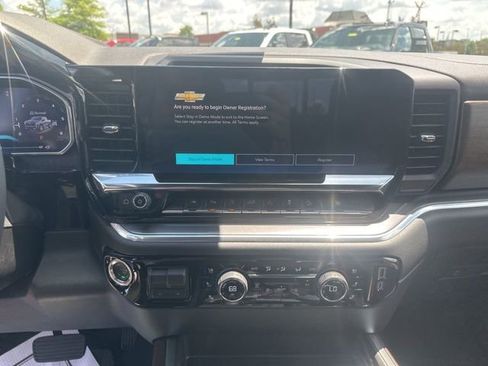 New 2026 Chevrolet Silverado 1500 High Country w/ LPO, Dark Essentials Package AWD/4WD image 22