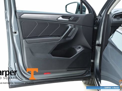 Used 2024 Volkswagen Tiguan SE w/ Panoramic Sunroof Package FWD image 57