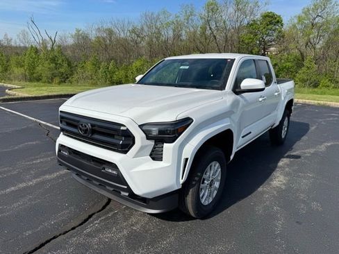 New 2026 Toyota Tacoma SR5 AWD/4WD image 7