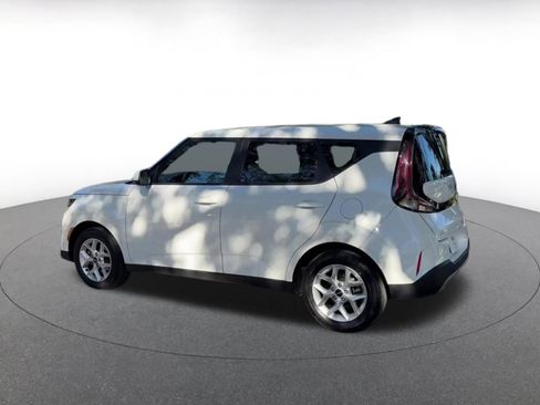 Used 2025 Kia Soul LX w/ LX Technology Package image 10