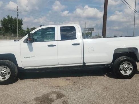 Used 2017 Chevrolet Silverado 2500 W/T w/ WT Convenience Package image 2