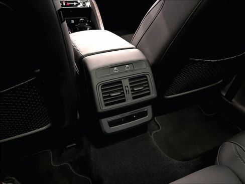 Used 2025 Audi Q5 Premium AWD/4WD image 33
