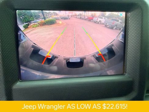 Used 2019 Jeep Wrangler Unlimited Sahara AWD/4WD image 8