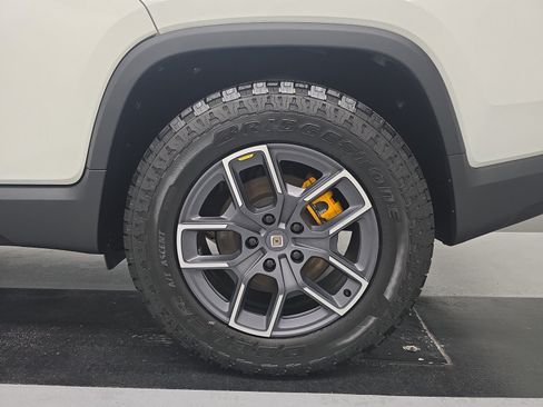 Used 2023 Rivian R1T Adventure AWD/4WD image 10