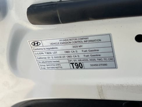 Used 2025 Genesis GV80 2.5T Standard AWD/4WD image 31