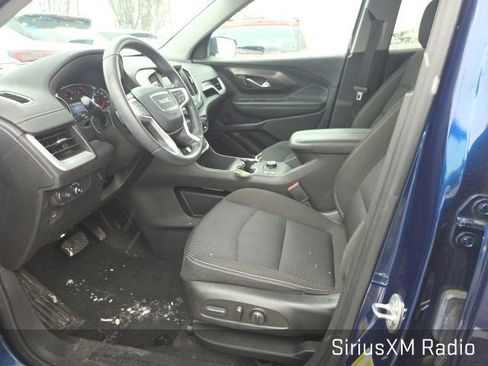 Used 2023 GMC Terrain SLE w/ Driver Convenience Package image 9