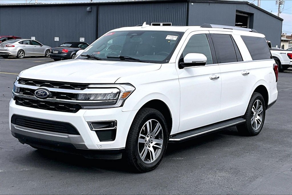 Used 2023 Ford Expedition Max Limited RWD image 2