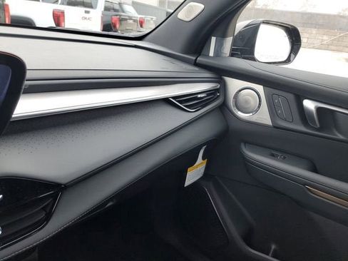 New 2026 Buick Enclave Avenir w/ Super Cruise Package FWD image 25