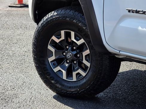 Used 2023 Toyota Tacoma TRD Off-Road w/ Black Out Package (TMS) image 8