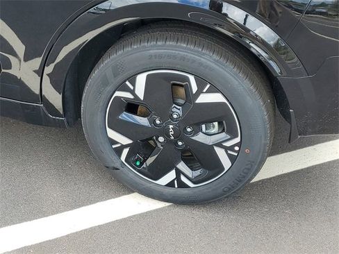 New 2025 Kia Niro Wind w/ Wind Preserve Package image 8