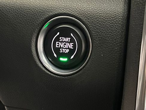 Used 2025 GMC Acadia Elevation image 54