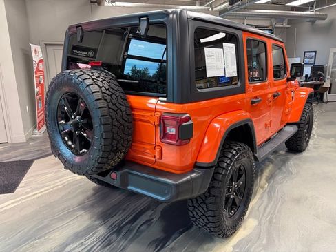 Used 2018 Jeep Wrangler Unlimited Sahara w/ Cold Weather Group AWD/4WD image 35