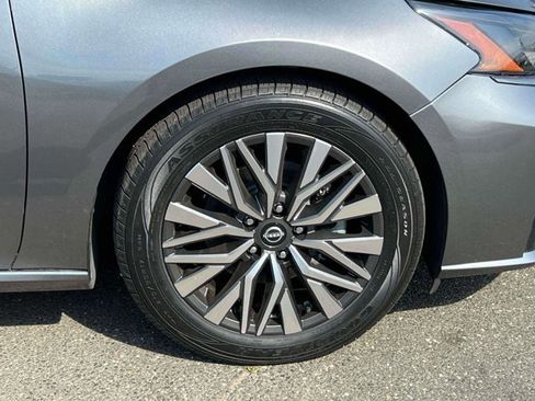 Used 2023 Nissan Altima 2.5 SV FWD image 8