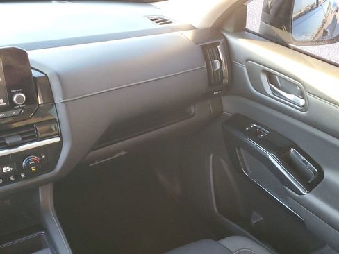 Used 2022 Nissan Pathfinder SV w/ SV Premium Package image 26