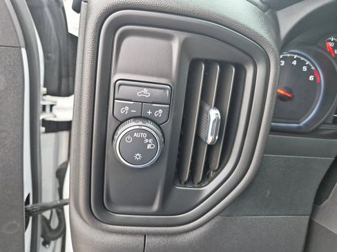 Used 2022 Chevrolet Silverado 1500 Custom image 25