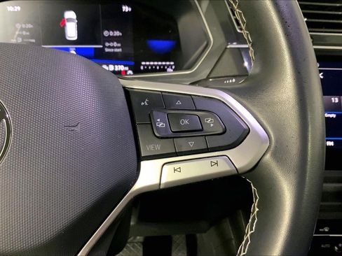 Used 2024 Volkswagen Tiguan SE FWD image 19