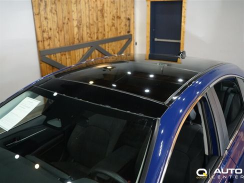 Used 2025 Toyota Camry XLE AWD/4WD image 10
