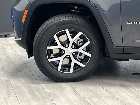 New 2025 Jeep Grand Cherokee L Limited image 38
