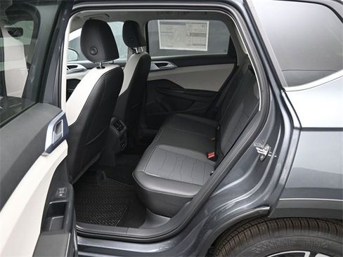 New 2026 Volkswagen Taos SE image 11