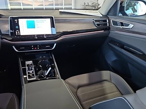 New 2026 Volkswagen Atlas SEL image 28