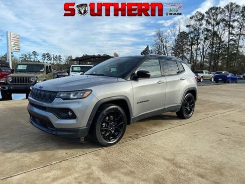 Used 2022 Jeep Compass Altitude image 1