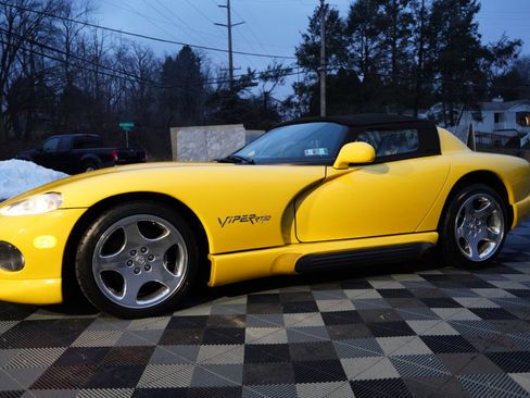 Used 1994 Dodge Viper RT/10 image 11