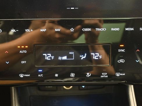 Used 2023 Hyundai Tucson Limited AWD/4WD image 17