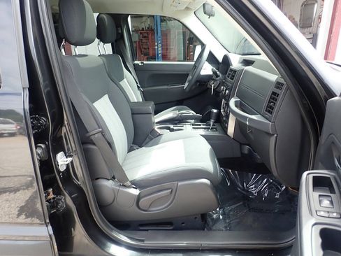 Used 2010 Jeep Liberty Sport w/ Popular Equipment Group AWD/4WD image 22