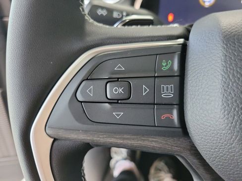 New 2025 Jeep Grand Cherokee Limited w/ Luxury Tech Group II image 13