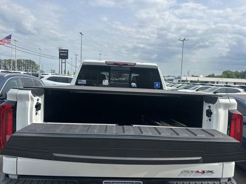 Used 2023 GMC Sierra 1500 AT4X image 13