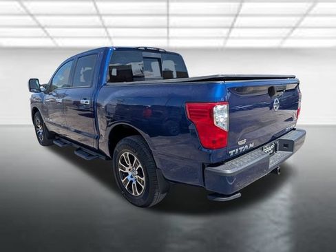 Used 2021 Nissan Titan SV w/ SV Convenience Package AWD/4WD image 2