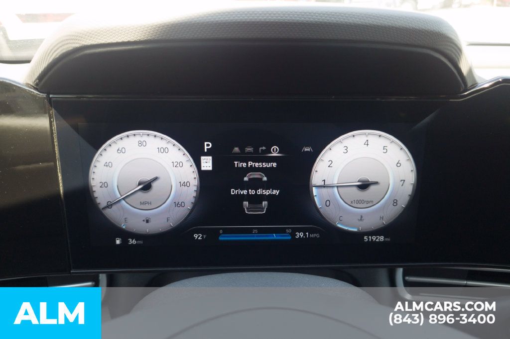 Certified 2025 Hyundai Elantra SEL FWD image 35