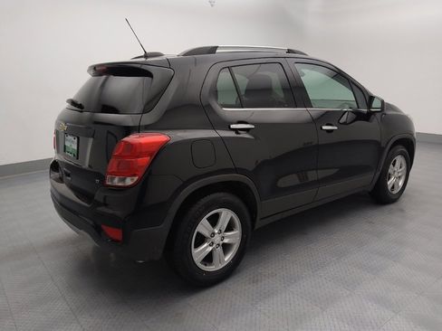 Used 2019 Chevrolet Trax LT w/ Sun & Sound Package image 10