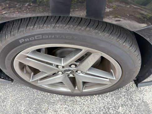 Used 2025 Ford Mustang GT RWD image 9