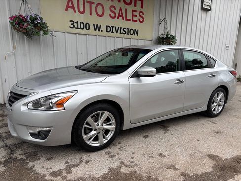Used 2014 Nissan Altima 2.5 SL w/ Technology Package FWD image 7