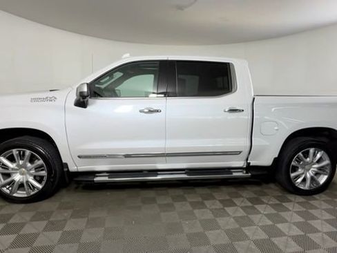 Used 2023 Chevrolet Silverado 1500 High Country w/ High Country Premium Package AWD/4WD image 9