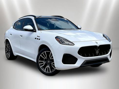 Used 2023 Maserati Grecale Modena AWD/4WD image 3