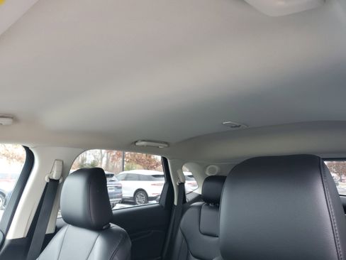 Used 2021 Ford Edge Titanium w/ Class II Trailer Tow Package image 11