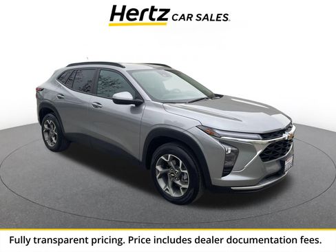 Used 2025 Chevrolet Trax LT FWD image 1