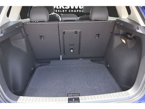 Certified 2023 Volkswagen Taos SE FWD image 17