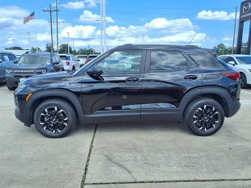 Used 2023 Chevrolet TrailBlazer LT w/ Convenience Package FWD image 9